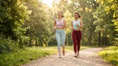 4 nivelystävällistä treeniä 50 ikävuoden jälkeen, jotka kehittävät voimaa ja tasapainoa